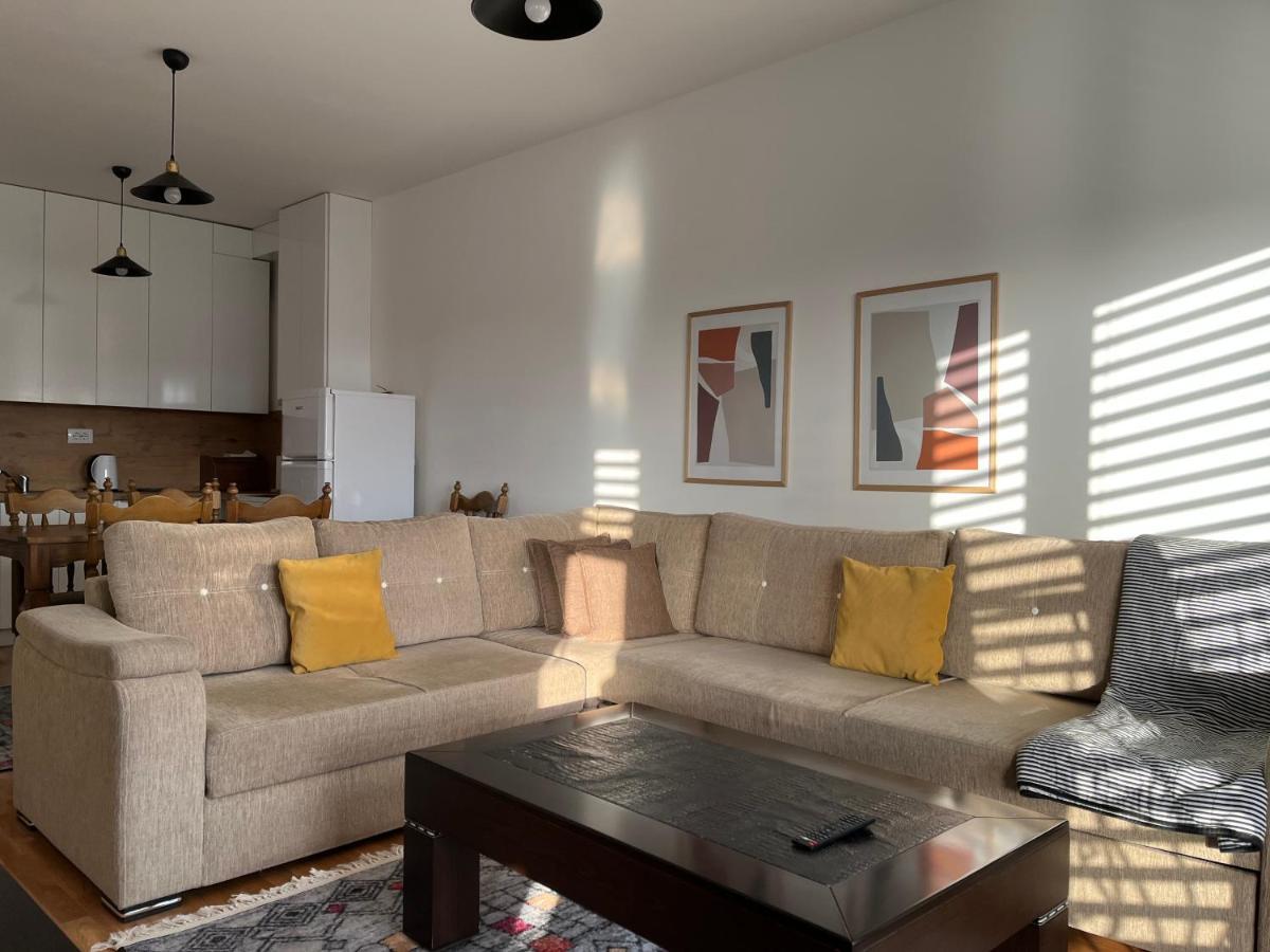 Central Luxury Apartment Pristina Esterno foto