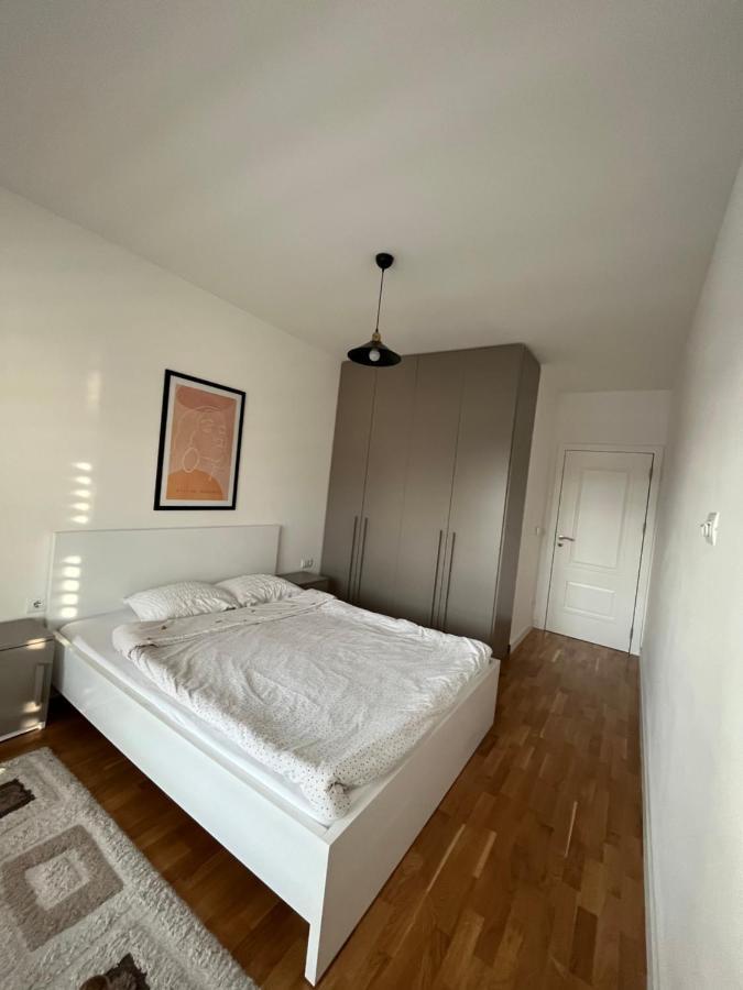 Central Luxury Apartment Pristina Esterno foto